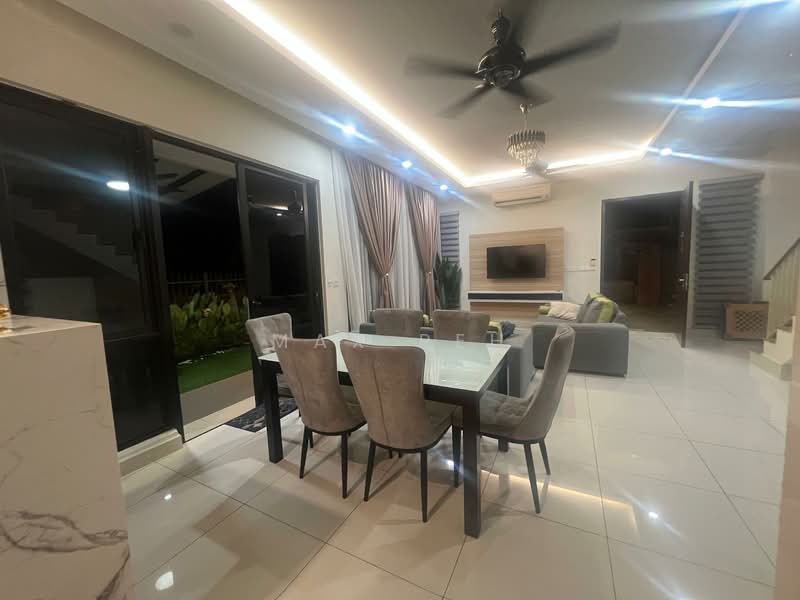 Rumah Teres 2 Tingkat untuk Disewa di Shah Alam (Selangor) - Max Peh - Dining Room - PropertyGuru.com.my