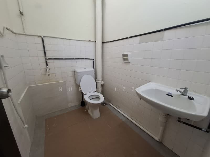 Rumah Teres 2 Tingkat untuk Dijual di Bandar Tun Razak (Cheras) - Nurul Izza - Bathroom - PropertyGuru.com.my
