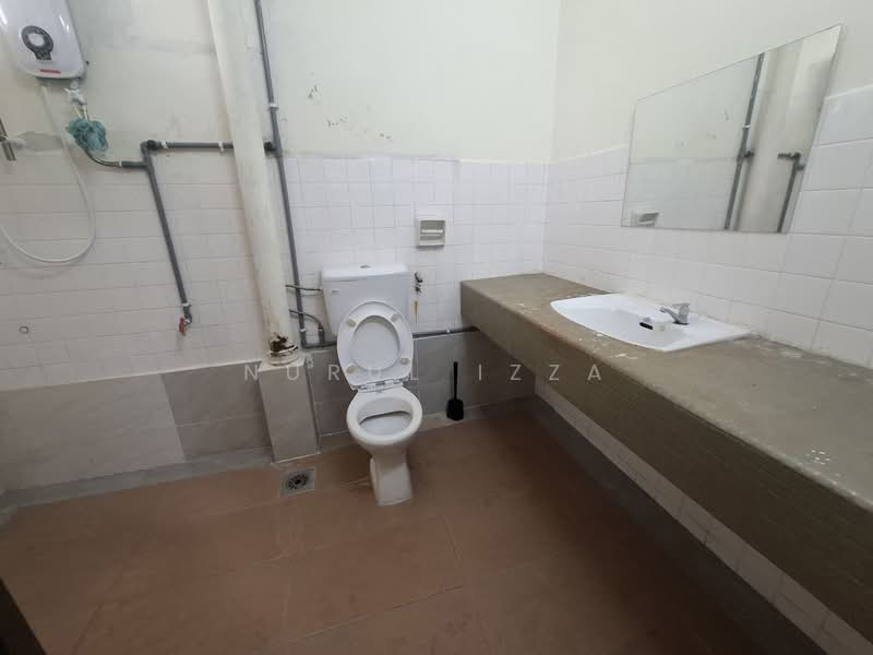 Rumah Teres 2 Tingkat untuk Dijual di Bandar Tun Razak (Cheras) - Nurul Izza - Bathroom - PropertyGuru.com.my