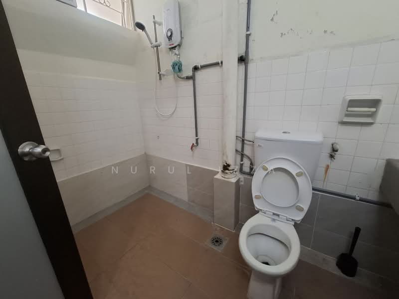 Rumah Teres 2 Tingkat untuk Dijual di Bandar Tun Razak (Cheras) - Nurul Izza - Bathroom - PropertyGuru.com.my