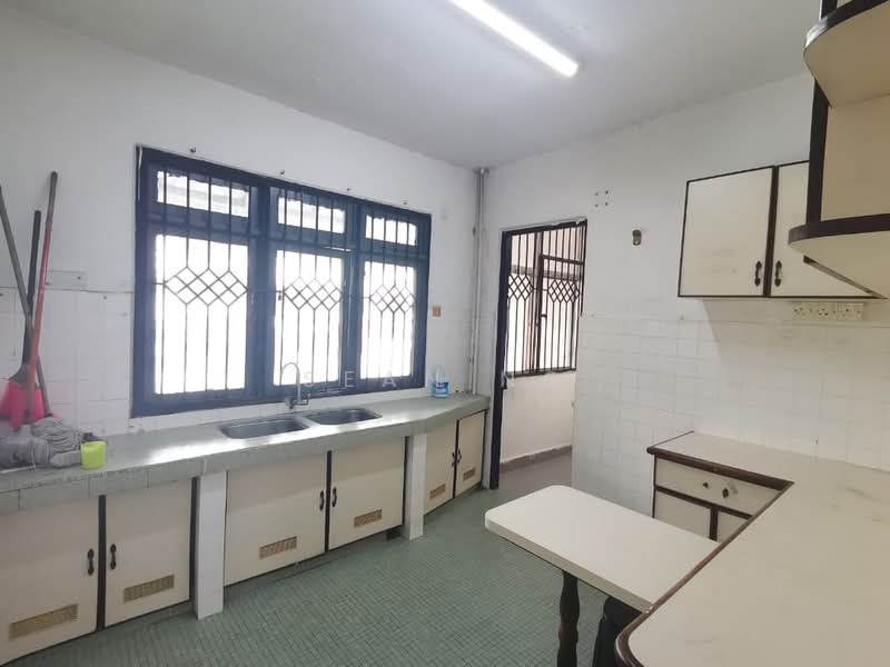 Rumah Teres 3 Tingkat untuk Dijual di Taman Dagang (Ampang) - Sean Ng - Kitchen - PropertyGuru.com.my