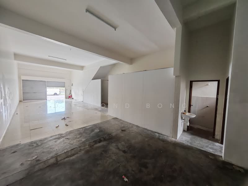 Shop for Rent in Taman Scientex Pasir Gudang (Pasir Gudang) - Desmond Bong - Interior - PropertyGuru.com.my