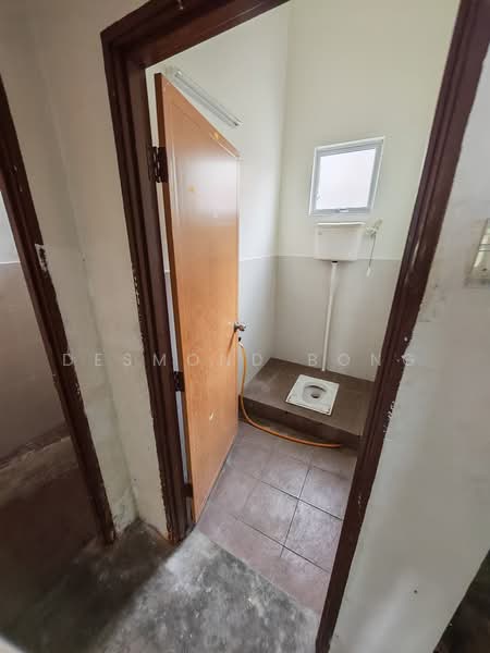 Shop for Rent in Taman Scientex Pasir Gudang (Pasir Gudang) - Desmond Bong - Bathroom - PropertyGuru.com.my