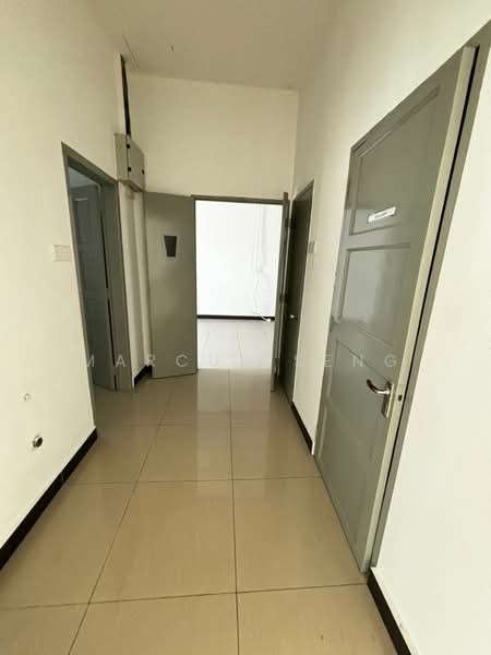Shop / Office for Rent in Taman Canning (Ipoh) - Marcus Seng - Corridor - PropertyGuru.com.my