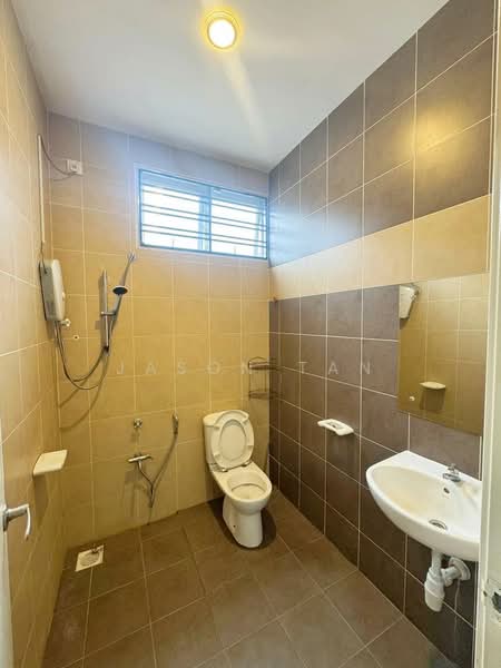 3-storey Terraced House for Sale in Bandar Seri Alam (Masai) - Jason Tan - Bathroom - PropertyGuru.com.my
