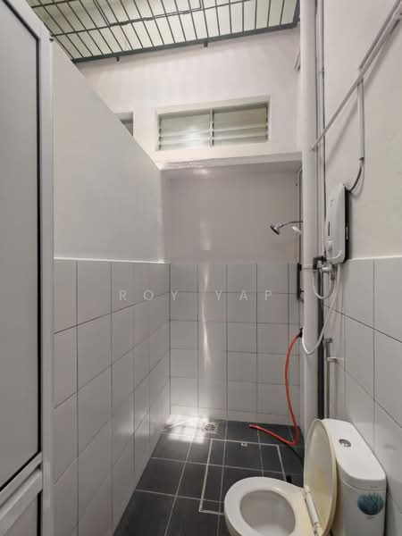 1-storey Terraced House for Rent in Taman Pelangi (Johor Bahru) - Roy Yap - Bathroom - PropertyGuru.com.my