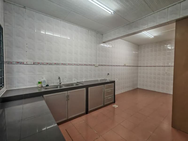 1-storey Terraced House for Rent in Taman Pelangi (Johor Bahru) - Roy Yap - Kitchen - PropertyGuru.com.my