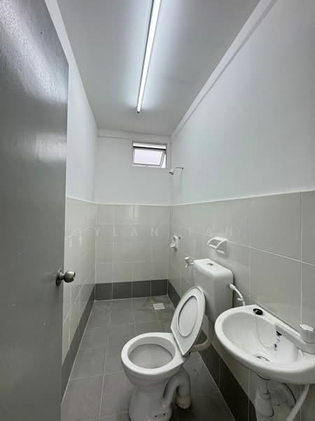 Pangsapuri untuk Disewa di Pangsapuri Pulai Mutiara 3 - Dylan Tan - Bathroom - PropertyGuru.com.my