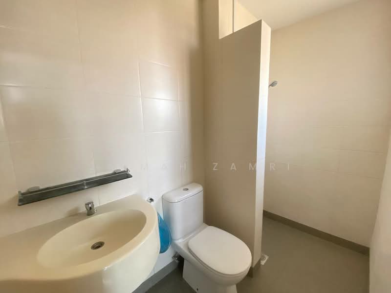 Service Residence for Sale at Platinum Lake PV 21 - Zaimah Zamri - Bathroom - PropertyGuru.com.my