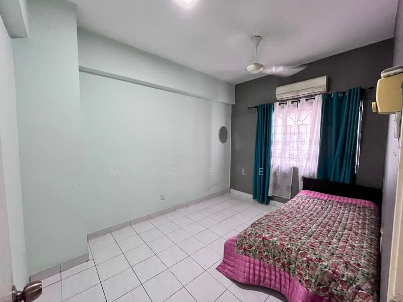 Condominium for Sale at Villa Lagenda - Marcus Lee - Bedroom - PropertyGuru.com.my