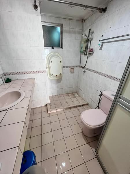 Condominium for Sale at Villa Lagenda - Marcus Lee - Bathroom - PropertyGuru.com.my