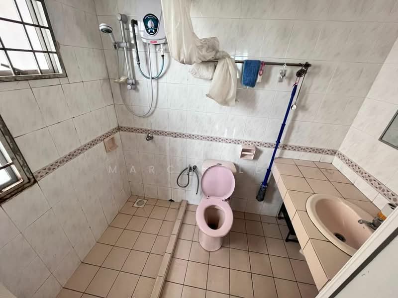 Condominium for Sale at Villa Lagenda - Marcus Lee - Bathroom - PropertyGuru.com.my