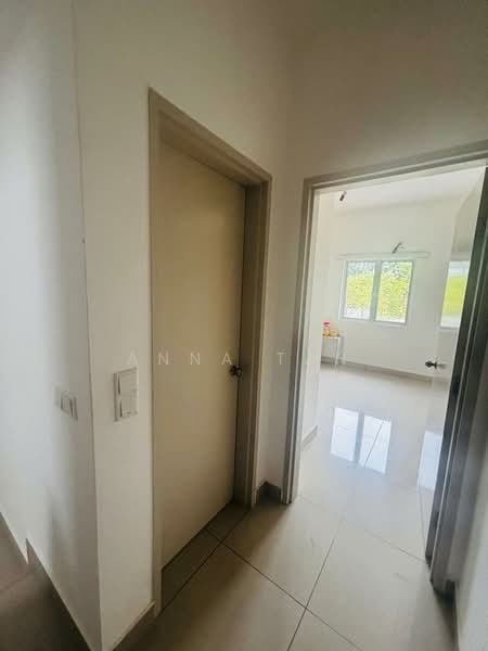 2-storey Terraced House for Rent in Bandar Rimbayu (Telok Panglima Garang) - Anna Tan - Corridor - PropertyGuru.com.my