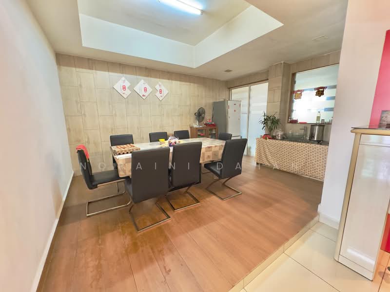 2-storey Terraced House for Sale in Semenyih (Selangor) - Noraini Dahan - Dining Room - PropertyGuru.com.my