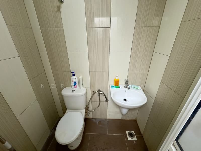 2-storey Terraced House for Sale in Semenyih (Selangor) - Noraini Dahan - Bathroom - PropertyGuru.com.my