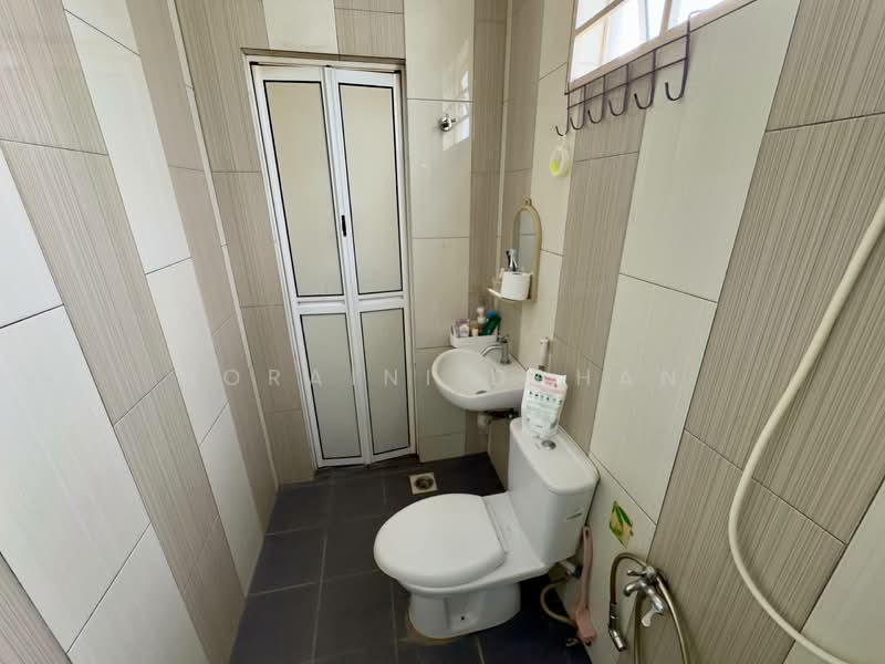 2-storey Terraced House for Sale in Semenyih (Selangor) - Noraini Dahan - Bathroom - PropertyGuru.com.my