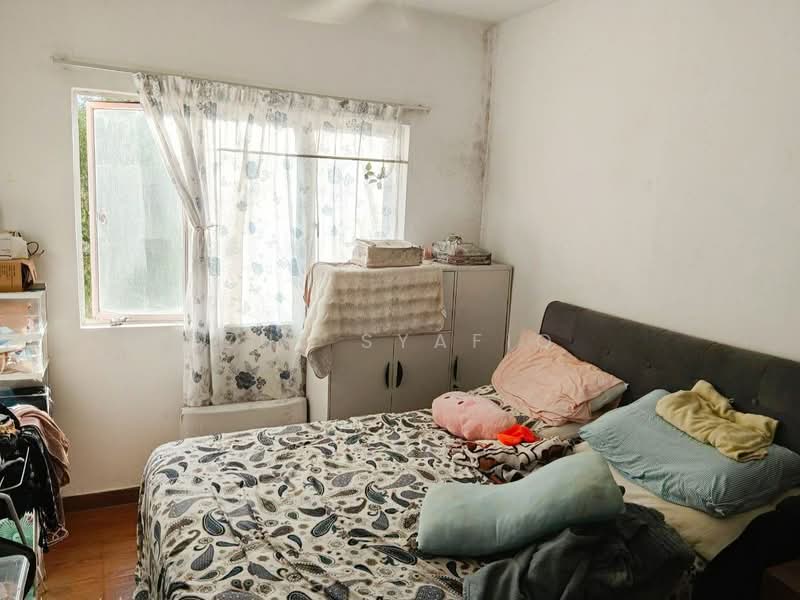 Pangsapuri untuk Dijual di Taman Desaminium, Bandar Putra Permai - Zul Syafiq - Bedroom - PropertyGuru.com.my