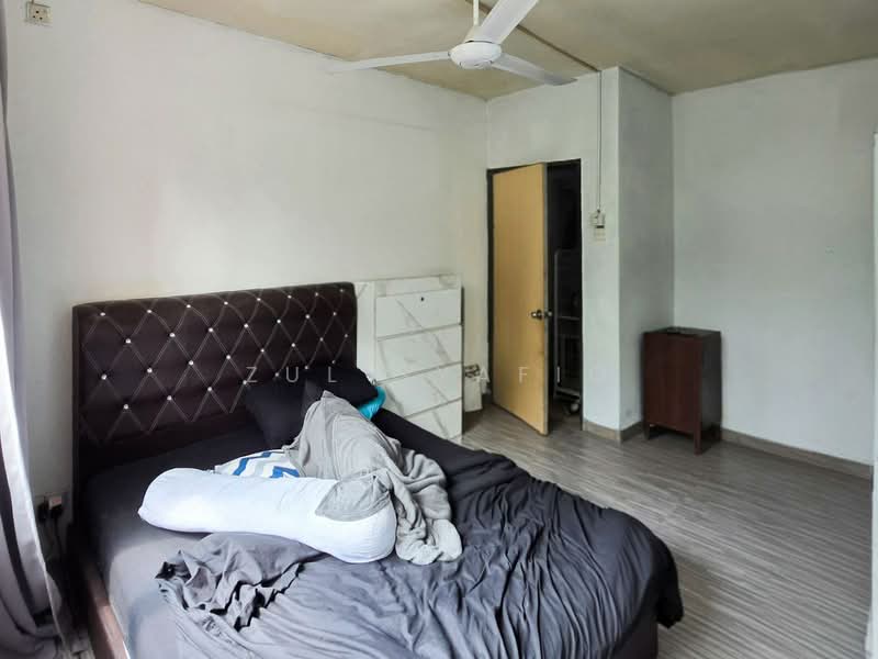 Pangsapuri untuk Dijual di Taman Desaminium, Bandar Putra Permai - Zul Syafiq - Bedroom - PropertyGuru.com.my
