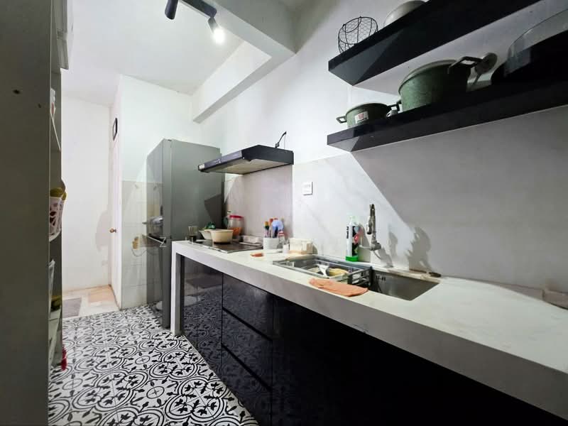 Pangsapuri untuk Dijual di Taman Desaminium, Bandar Putra Permai - Zul Syafiq - Kitchen - PropertyGuru.com.my