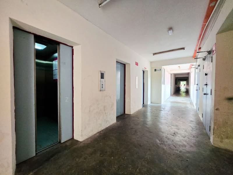Pangsapuri untuk Dijual di Taman Desaminium, Bandar Putra Permai - Zul Syafiq - Corridor - PropertyGuru.com.my