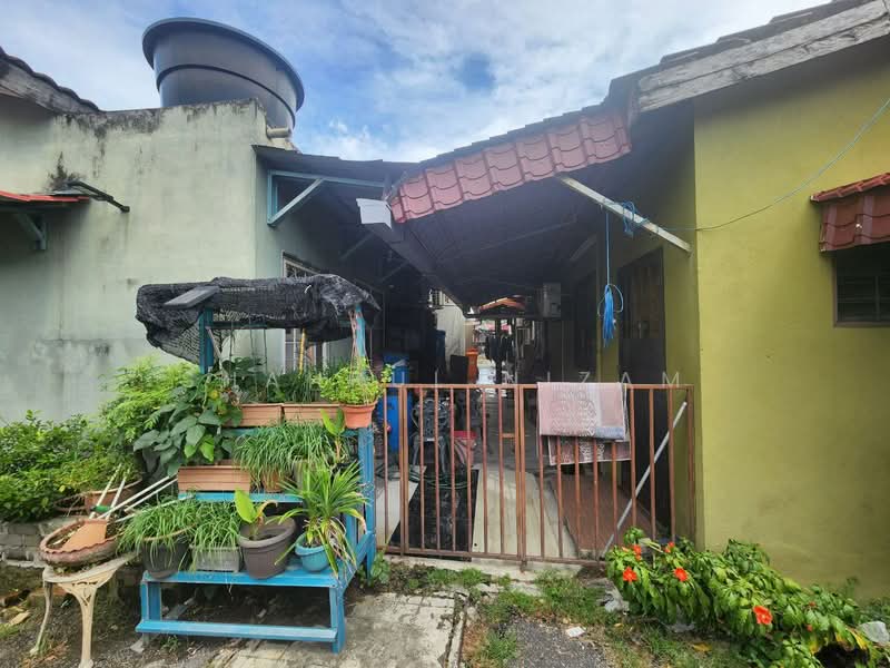 Rumah Teres untuk Dijual di Bukit Kemuning (Shah Alam) - Shahrul Nizam - Exterior - PropertyGuru.com.my