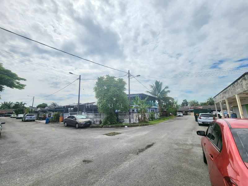 Rumah Teres untuk Dijual di Bukit Kemuning (Shah Alam) - Shahrul Nizam - Exterior - PropertyGuru.com.my