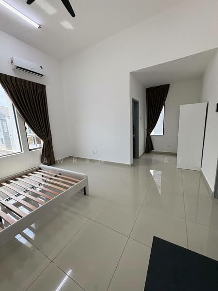 Terraced House for Rent in Bandar Layangkasa (Pasir Gudang) - Lawrence Tay - Master Bedroom - PropertyGuru.com.my