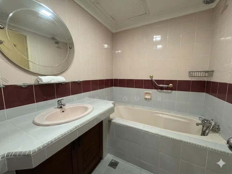 Condominium for Sale at Sri Alam Condominium - Fazri Omar - Bathroom - PropertyGuru.com.my