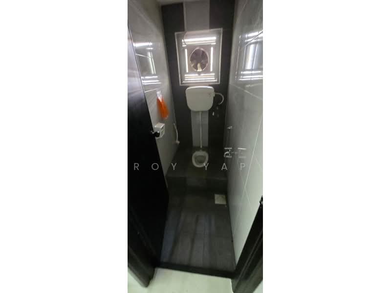 Shop / Office for Rent in Taman Mount Austin (Tebrau) - Roy Yap - Bathroom - PropertyGuru.com.my