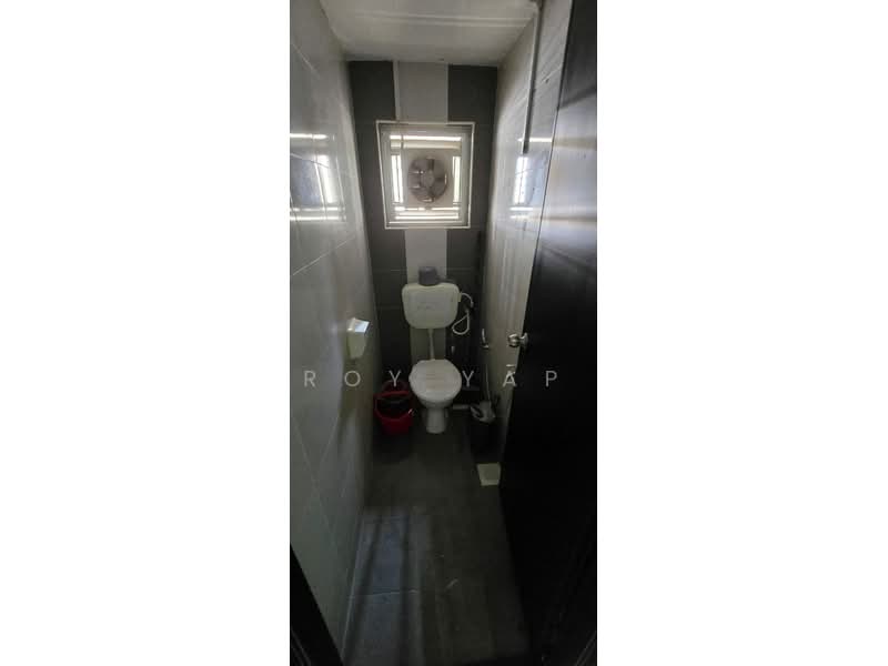 Shop / Office for Rent in Taman Mount Austin (Tebrau) - Roy Yap - Bathroom - PropertyGuru.com.my