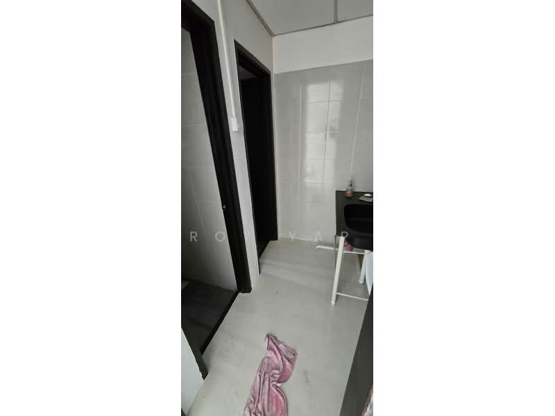 Shop / Office for Rent in Taman Mount Austin (Tebrau) - Roy Yap - Bathroom - PropertyGuru.com.my