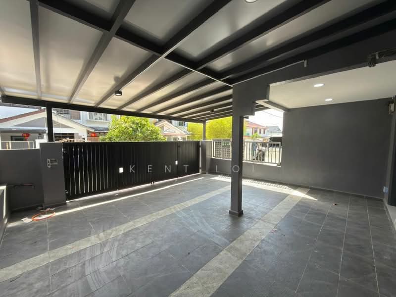 2-storey Terraced House for Sale in Taman Molek (Johor Bahru) - Kent Loi - Exterior - PropertyGuru.com.my