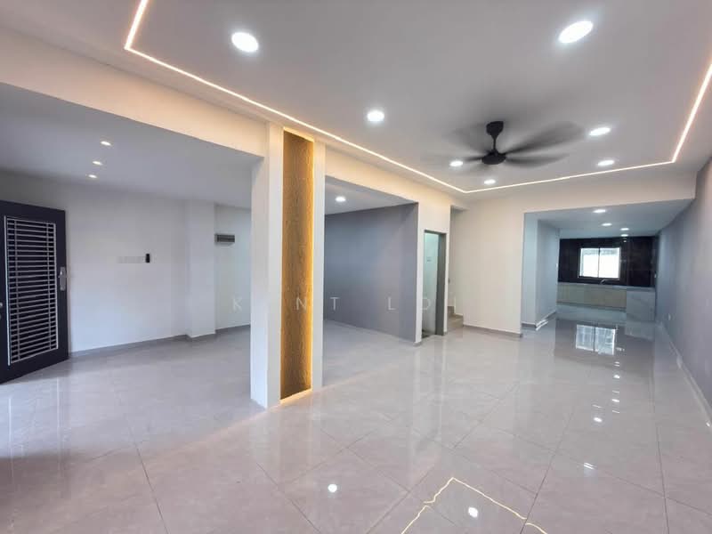 2-storey Terraced House for Sale in Taman Molek (Johor Bahru) - Kent Loi - Living Room - PropertyGuru.com.my