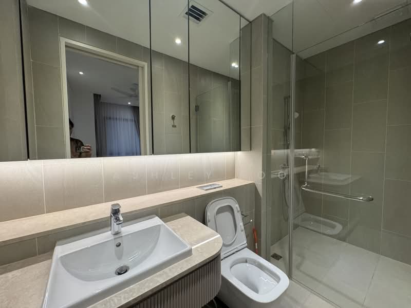 Service Residence for Rent at Southpoint Residences - Ashley Foo - 2nd Ensuite Bathroom  - PropertyGuru.com.my