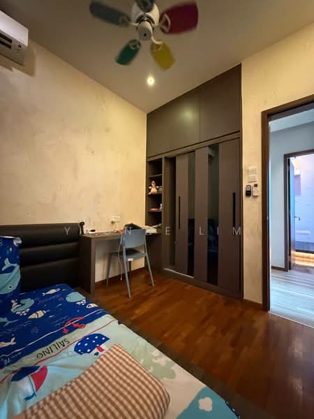Servis Apartment untuk Dijual di Crescent Bay Suites (Teluk Bayu) - Yvonne Lim - Bedroom - PropertyGuru.com.my