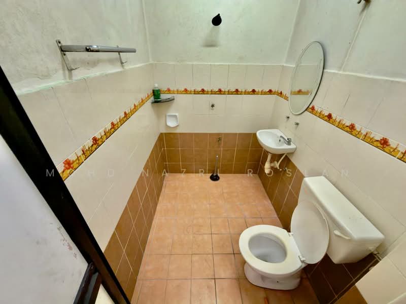 2-storey Terraced House for Sale in Bandar Mahkota Cheras (Cheras) - Mohd Nazri Roslan - Bathroom - PropertyGuru.com.my