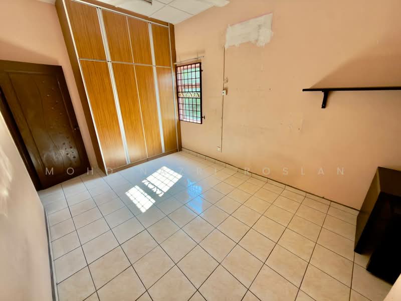 2-storey Terraced House for Sale in Bandar Mahkota Cheras (Cheras) - Mohd Nazri Roslan - Bedroom - PropertyGuru.com.my