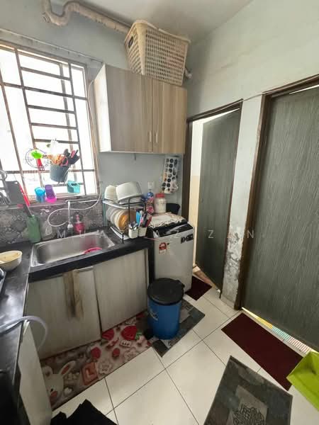 Rumah Flat untuk Dijual di Mutiara Anggun - Muaz Azizan - Kitchen - PropertyGuru.com.my
