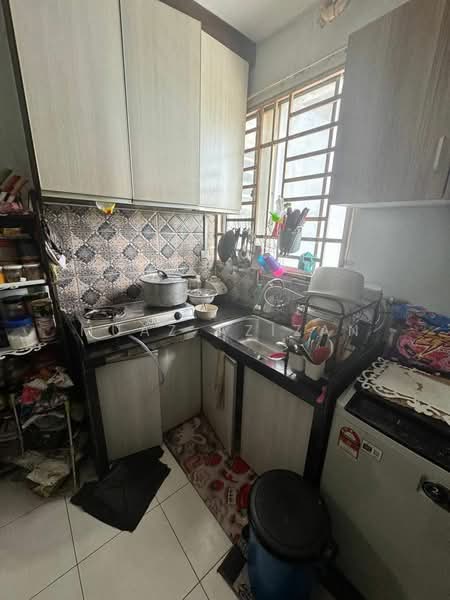 Rumah Flat untuk Dijual di Mutiara Anggun - Muaz Azizan - Kitchen - PropertyGuru.com.my