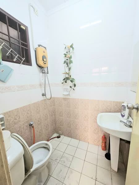 2-storey Terraced House for Sale in Taman Puchong Prima (Puchong) - Wendy Chin - Bathroom - PropertyGuru.com.my