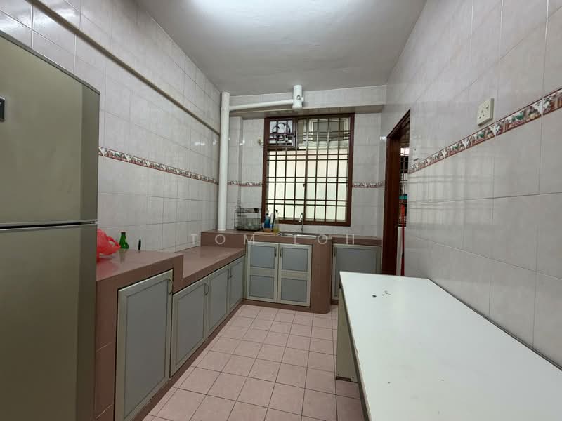 Flat for Sale at Taman Tan Sri Yaacob - Tom Loh - Kitchen - PropertyGuru.com.my