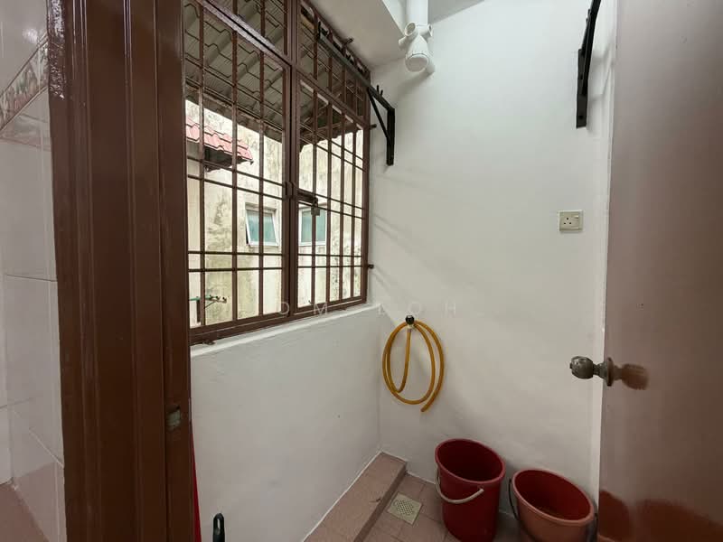 Flat for Sale at Taman Tan Sri Yaacob - Tom Loh - Interior - PropertyGuru.com.my