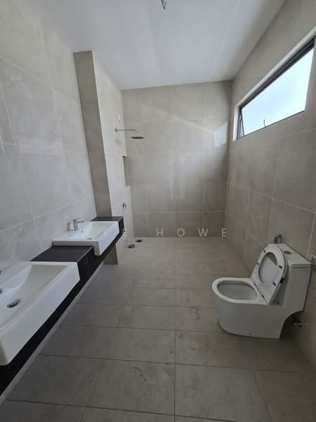 Cluster House for Sale in Austin Crest (Johor Bahru) - Wee Howe - Bathroom - PropertyGuru.com.my