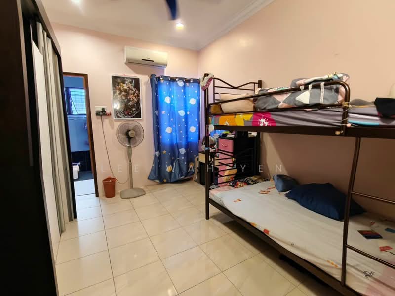 Rumah Teres 2 Tingkat untuk Dijual di Taman Wah Keong (Ipoh) - Lee Wah Yen - Bedroom - PropertyGuru.com.my