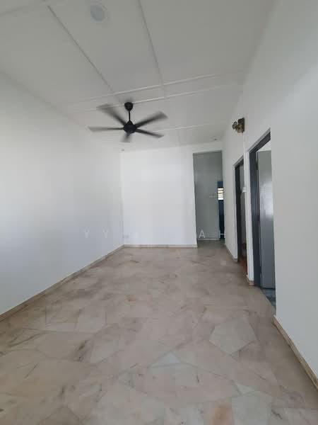 Rumah Teres 1 Tingkat untuk Dijual di Bercham (Ipoh) - YY Cheah - Living Room - PropertyGuru.com.my