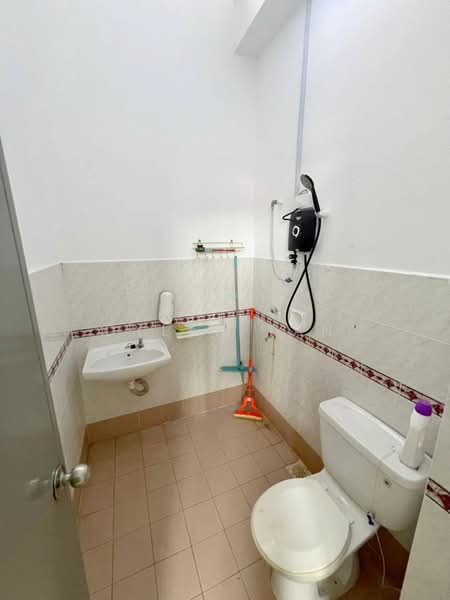 2-storey Terraced House for Rent in Iskandar Puteri (Nusajaya) (Johor) - Dylan Tan - Bathroom - PropertyGuru.com.my