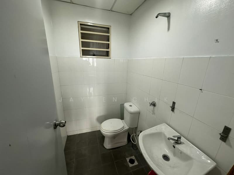Condominium for Sale at Casa Idaman - Jayden Chik - Bathroom - PropertyGuru.com.my