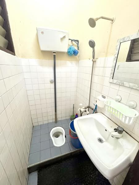 2-storey Terraced House for Sale at Taman Cheras Awana - Shahrul Nizam - Bathroom - PropertyGuru.com.my