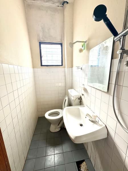 2-storey Terraced House for Sale at Taman Cheras Awana - Shahrul Nizam - Bathroom - PropertyGuru.com.my