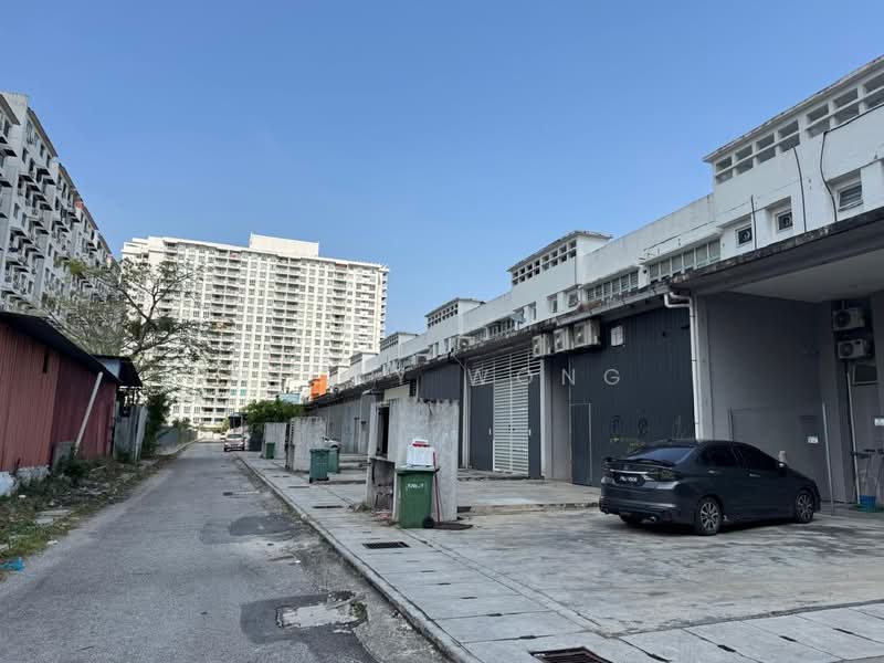 For Sale - 5% ROI 2 STOREY SHOP LOT AT KAPAL SINGH FOR SALE FACING SEA